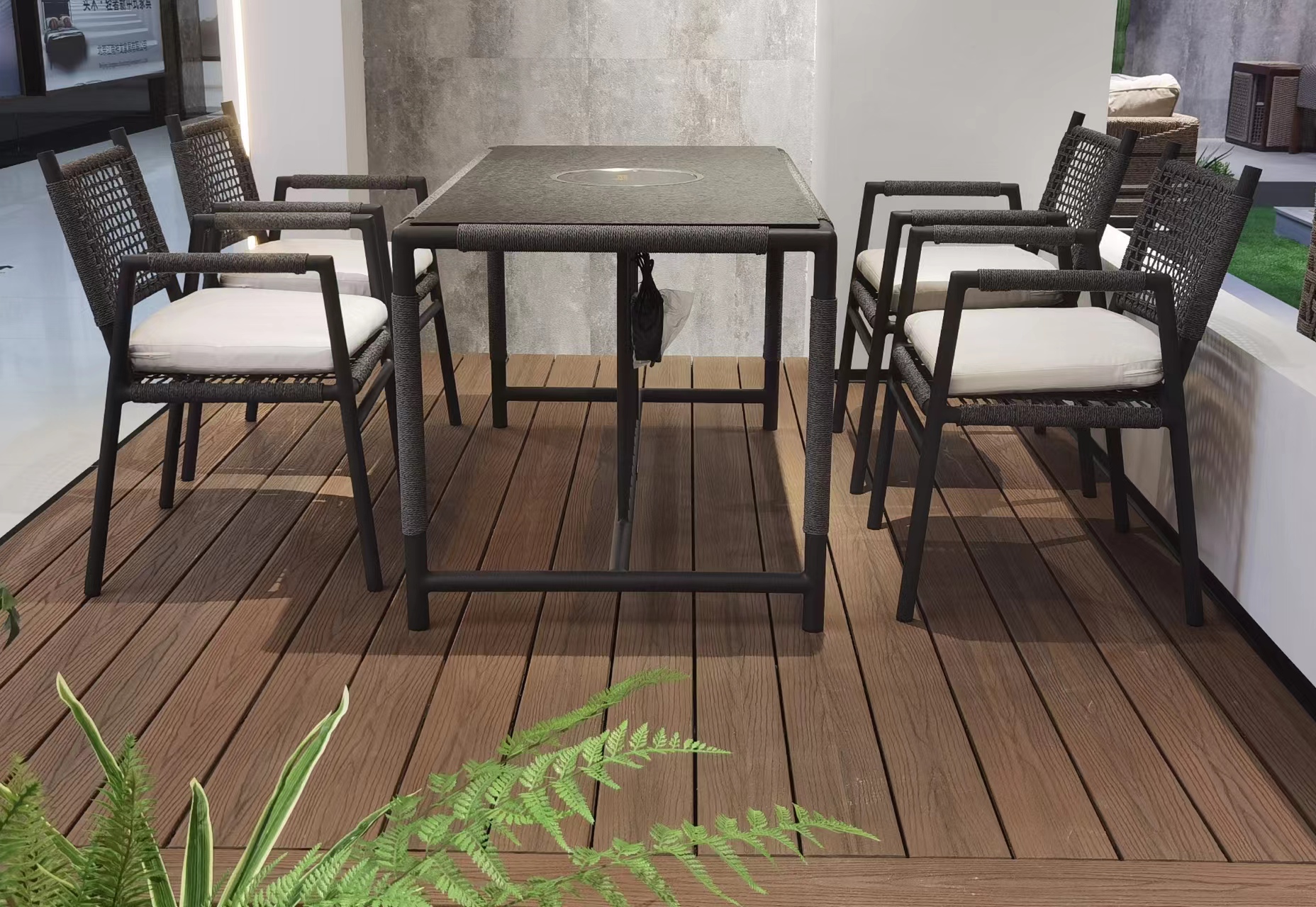 KEYWEST Dining Table