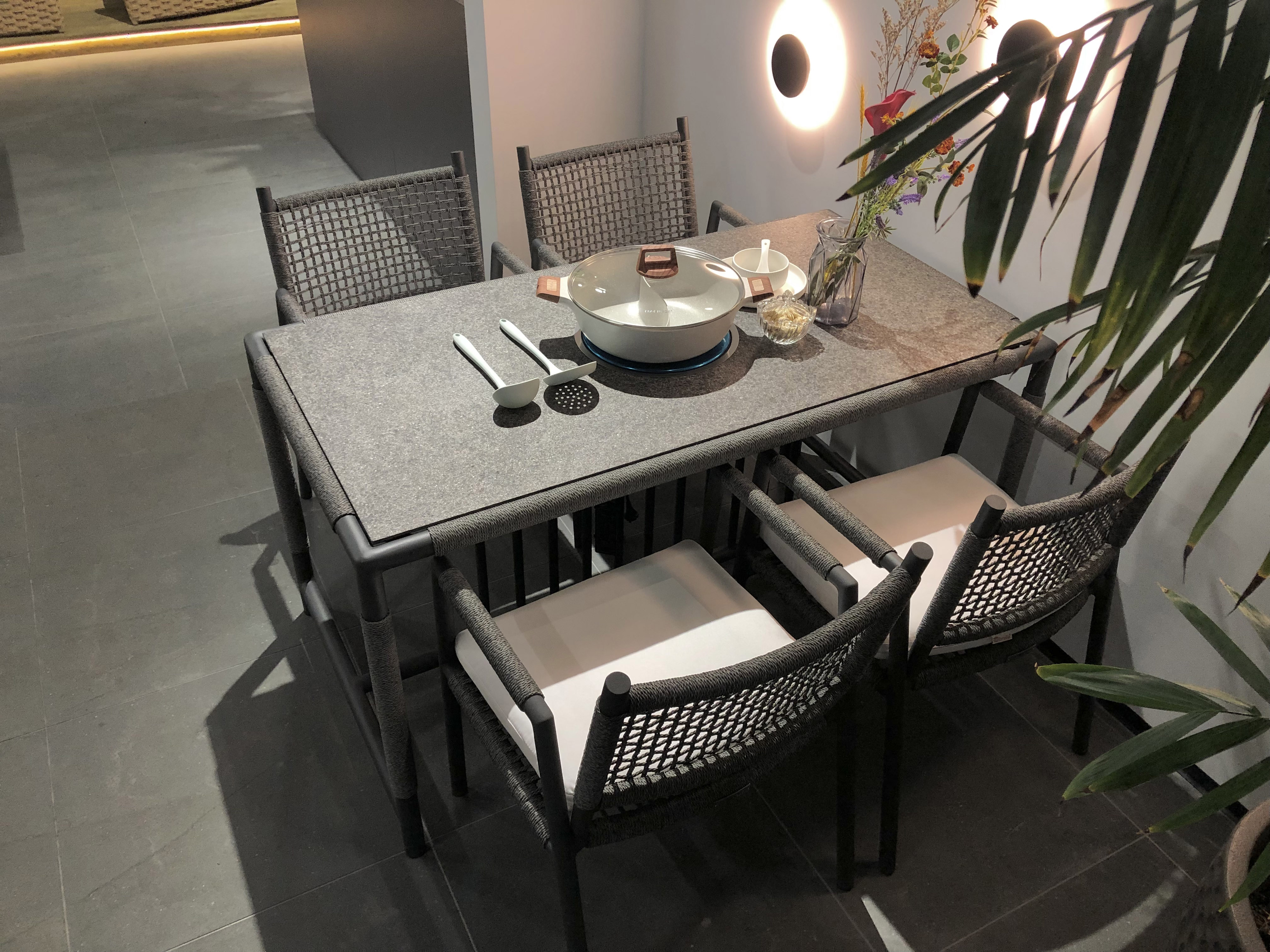 KEYWEST Dining Table